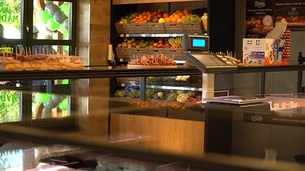 Lokalny charakter i bezpośredni kontakt z klientem